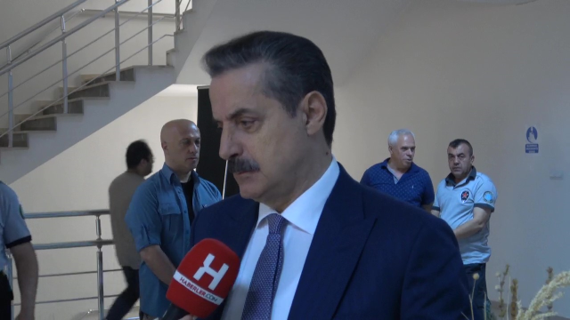 Bakan Faruk Çelik, Uludağ'daki Zirvede Tarımın Geleceğini Değerlendirdi Bakan Faruk Çelik, Uludağ'daki Zirvede Tarımın Geleceğini Değerlendirdi