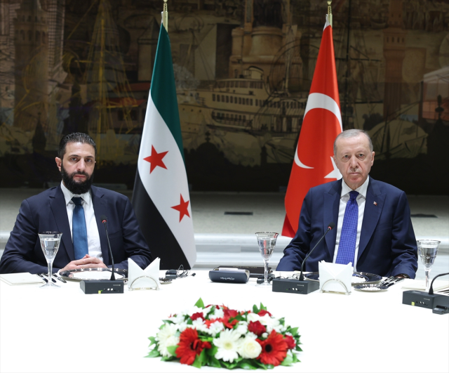 Dolmabahçe'de Suriye zirvesi! İşte Erdoğan-Şara görüşmesinde ele alınan konular Dolmabahçe'de Suriye zirvesi! İşte Erdoğan-Şara görüşmesinde ele alınan konular