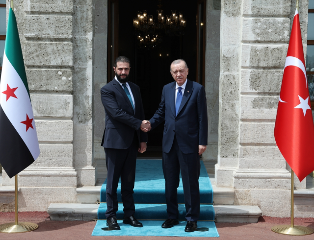Dolmabahçe'de Suriye zirvesi! İşte Erdoğan-Şara görüşmesinde ele alınan konular Dolmabahçe'de Suriye zirvesi! İşte Erdoğan-Şara görüşmesinde ele alınan konular