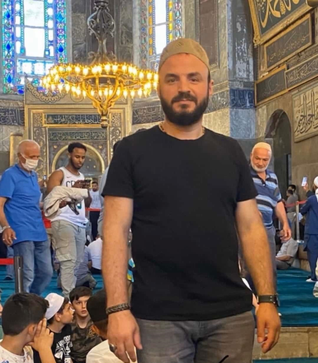 Halı sahada kalp krizi geçirip hayatını kaybetti Halı sahada kalp krizi geçirip hayatını kaybetti