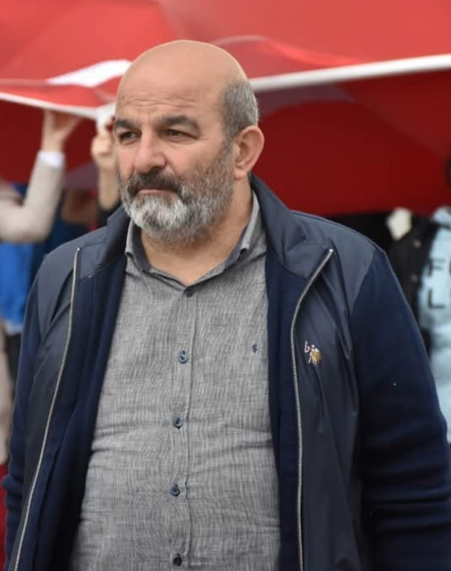 Emekli polis memuru otobüs durağında kendini başından vurdu Emekli polis memuru otobüs durağında kendini başından vurdu