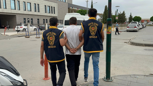 Masaj salonuna fuhuş baskını! 7 kadın kurtarıldı, çok sayıda fantezi ürün ele geçirildi