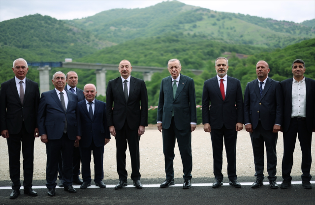 Cumhurbaşkanı Erdoğan ve Aliyev, Laçın Havalimanı'nın açılışını yaptı
