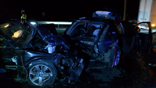 Köprü trafiğini kilitleyen kaza! 5 araç birbirine girdi