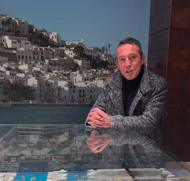 Nusret'in yeni işi! Reklamını Ali Koç yaptı Nusret'in yeni işi! Reklamını Ali Koç yaptı