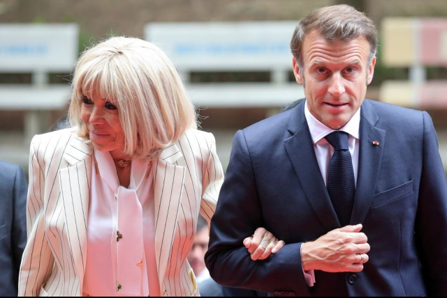 Trump'tan karısından tokat yiyen Macron'a ilginç evlilik tavsiyesi: Kapıyı kapalı tut Trump'tan karısından tokat yiyen Macron'a ilginç evlilik tavsiyesi: Kapıyı kapalı tut