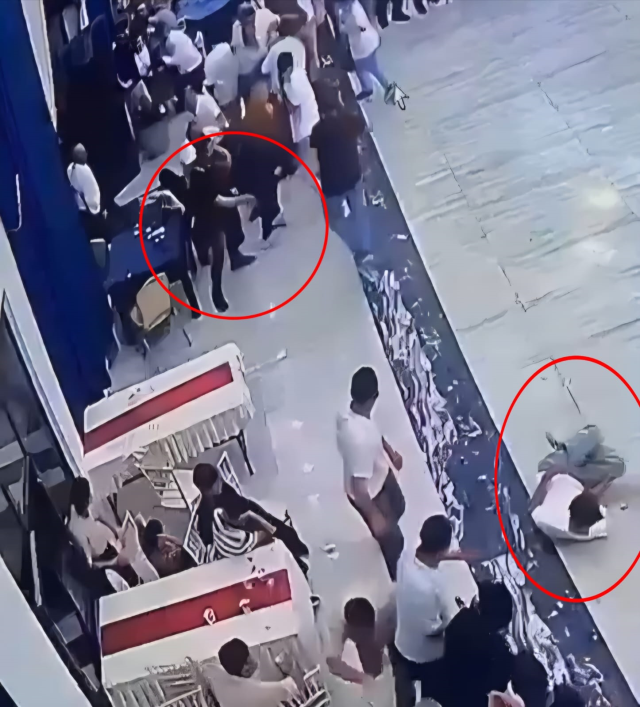 Düğün salonundaki silahlı saldırı anı güvenlik kamerasında Düğün salonundaki silahlı saldırı anı güvenlik kamerasında