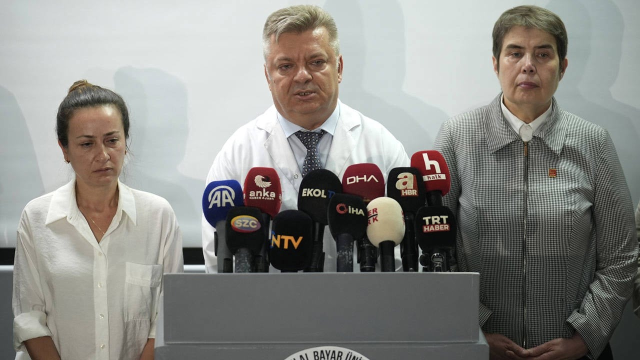 Ferdi Zeyrek'in sağlık durumuna ilişkin yeni açıklama: Kalbinde, akciğerinde ciddi hasar var Ferdi Zeyrek'in sağlık durumuna ilişkin yeni açıklama: Kalbinde, akciğerinde ciddi hasar var