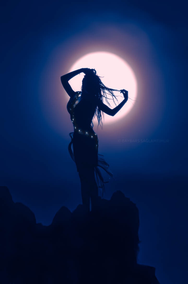 Çilek dolunayı Aladağlar'da sanatla buluştu Çilek dolunayı Aladağlar'da sanatla buluştu