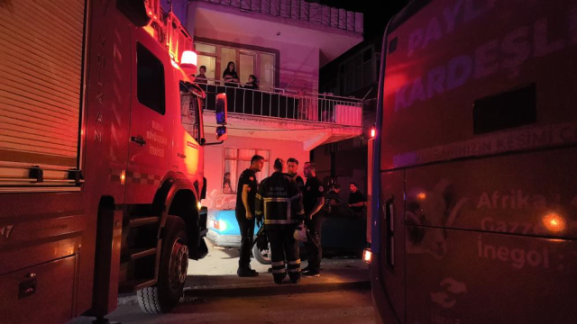 Cinnet getiren otobüs şoförü eşini tabancayla vurup intihar etti