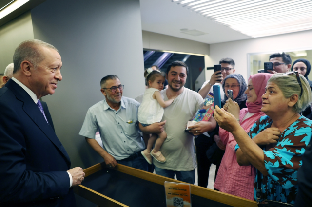 Cumhurbaşkanı Erdoğan'dan kaza geçiren Hasan Basri Yalçın'a hastanede ziyaret