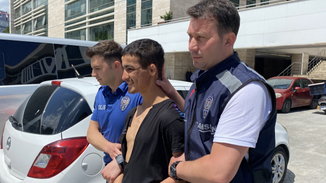 Balık tutan kişiyi '2 saattir bir balık tutamadın' diyerek dövüp, denize atarak eşyalarını gasbetti