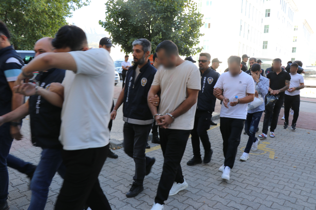 Önce eskort, sonra avukat olduklarını söyleyerek 11 milyon dolandırdılar