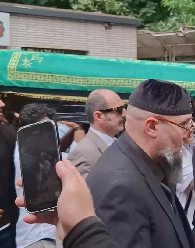Cenazeye katılan kişi FETÖ firarisi Zekeriya Öz sanıldı, bambaşka biri çıktı