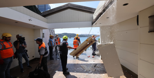 İstanbul Boğazı'ndaki kaçak yapılar yıkılmaya başlandı