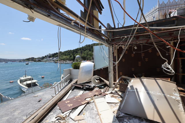 İstanbul Boğazı'ndaki kaçak yapılar yıkılmaya başlandı