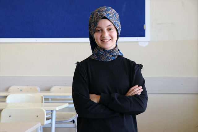 6 Şubat'ta kaybettiği babasına verdiği sözü tuttu, LGS'den tam puan aldı