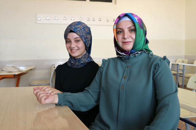 6 Şubat'ta kaybettiği babasına verdiği sözü tuttu, LGS'den tam puan aldı