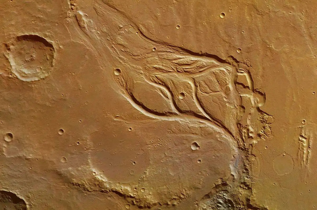 Mars'ta eski nehir izleri keşfedildi