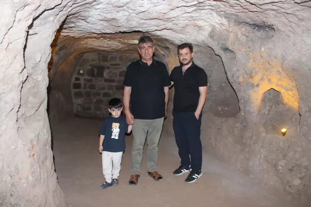 Dededen miras kalan konağın altından 2 bin yıllık yer altı şehri çıktı
