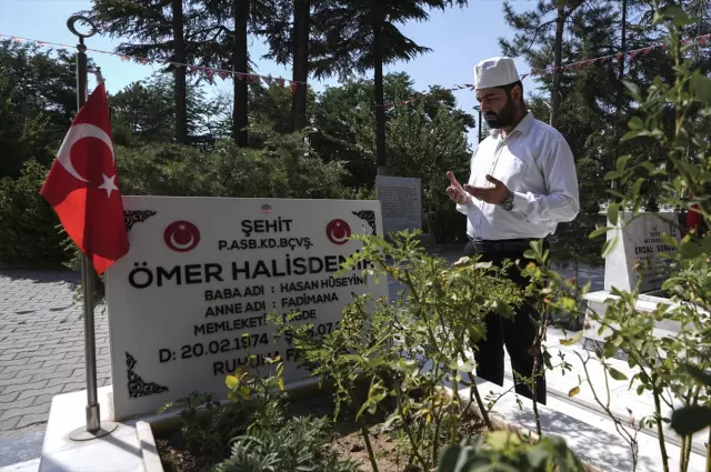 15 Temmuz'da tarihi emir vermişti! Zekai Aksakallı, Ömer Halisdemir'in kabrini ziyaret etti