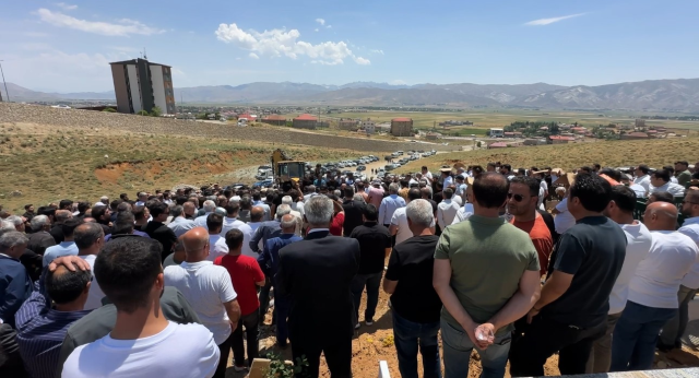 Kalaşnikoflu saldırıda öldürülen fenomen son yolculuğuna uğurlandı