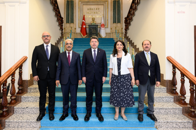 DEM Parti heyeti, Adalet Bakanı Tunç ile görüştü: Süreçte komisyon aşamasına geçildi