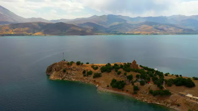 Akdamar Kilisesi: Van Gölü'nün ortasında bir tarih, bir efsane