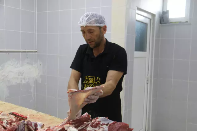 Selçuklu'dan kalan gelenek asırlardır sürdürülüyor, büyülerden korunmak için kürek kemikleri kırılıy