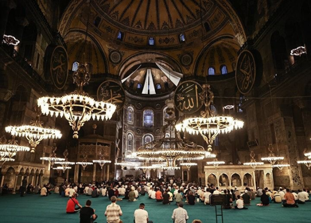 Ayasofya-i Kebir Camii 40 milyon ziyaretçiyle rekor kırdı
