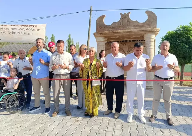 Safiye Soyman, oğlu adına yaptırdığı hayratı gözyaşlarıyla açtı