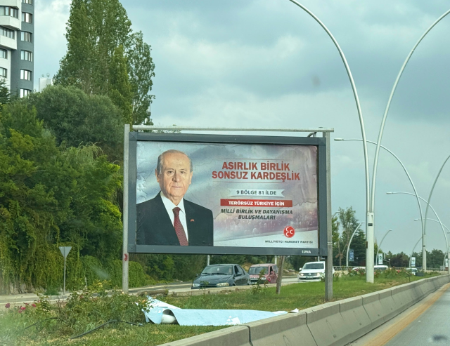 '9 bölge' ifadesi ne anlama geliyor? MHP'den tartışma yaratan afişler için açıklama