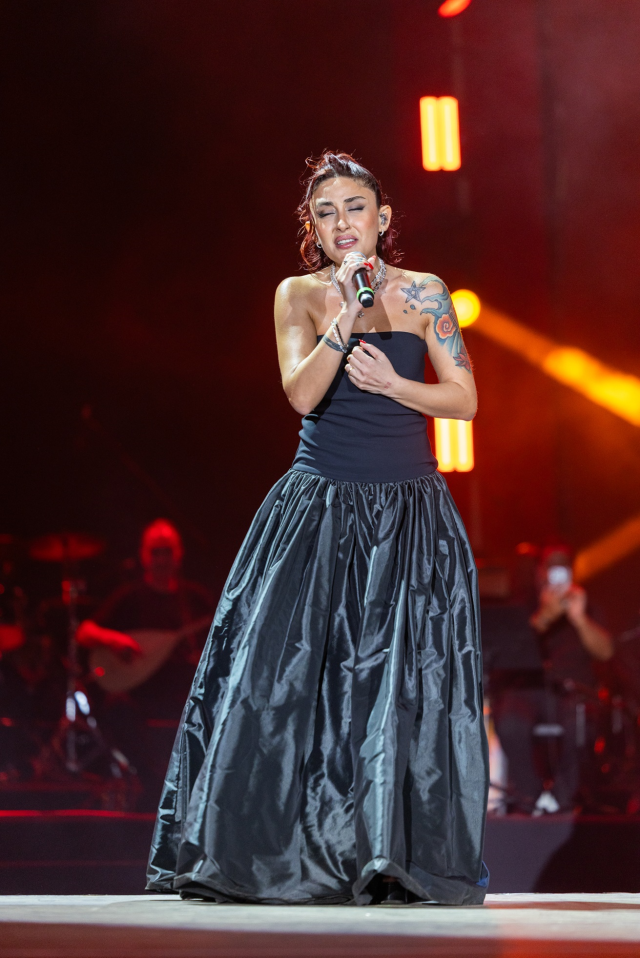 Cem Adrian, Gökhan Türkmen, Hande Yener, Kubat, Melek Mosso ve Nükhet Duru Sahnedeydi