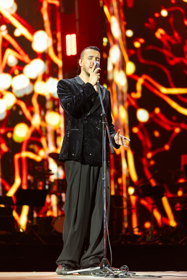 Cem Adrian, Gökhan Türkmen, Hande Yener, Kubat, Melek Mosso ve Nükhet Duru Sahnedeydi