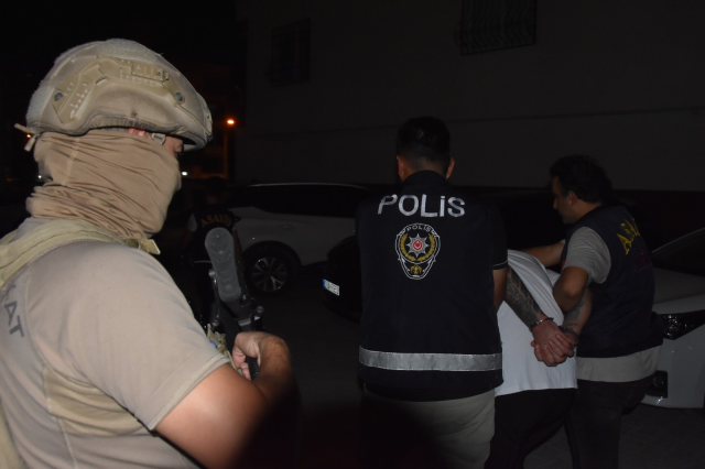 Firari hükümlü bazada yakalandı Firari hükümlü bazada yakalandı