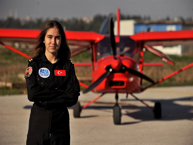 Türkiye'nin en genç pilot adayı Defne, TIME'ın 'Yılın Kızları' listesinde