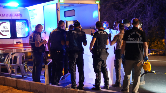 Davetli düğün çıkışı kazada can verdi, cenaze yerdeyken eğlence devam etti
