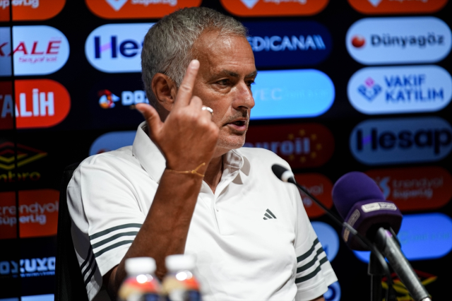 Mourinho'dan Fenerbahçe taraftarını kızdıracak açıklama