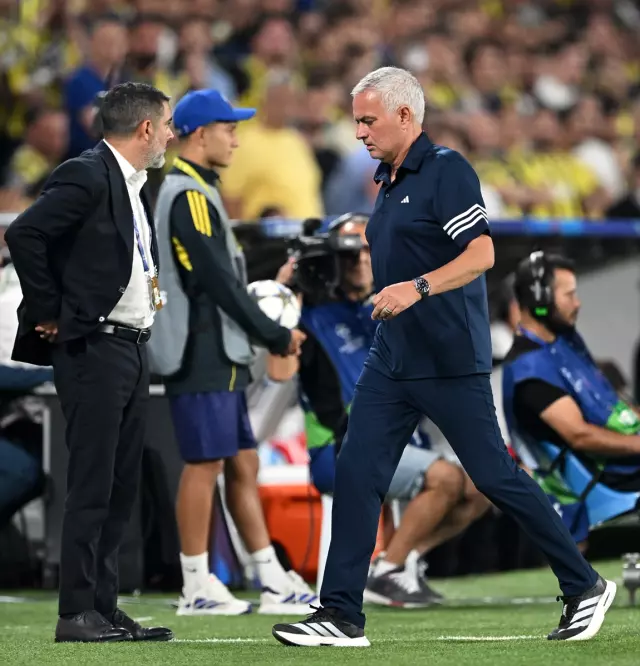 Atılan manşetler bomba! Bütün ülke Fenerbahçe-Benfica maçını konuşuyor