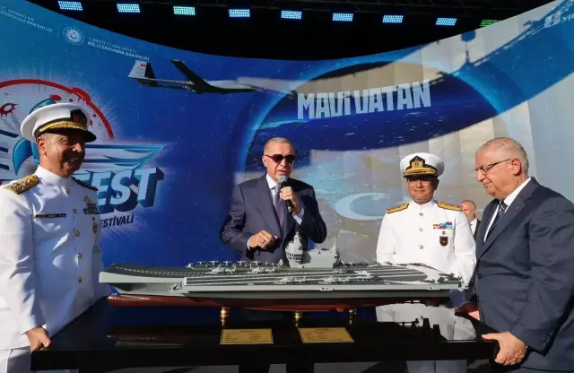 TEKNOFEST'te tartışma yaratan görüntü! 'Ne var bunda' diyen de var, eleştiren de