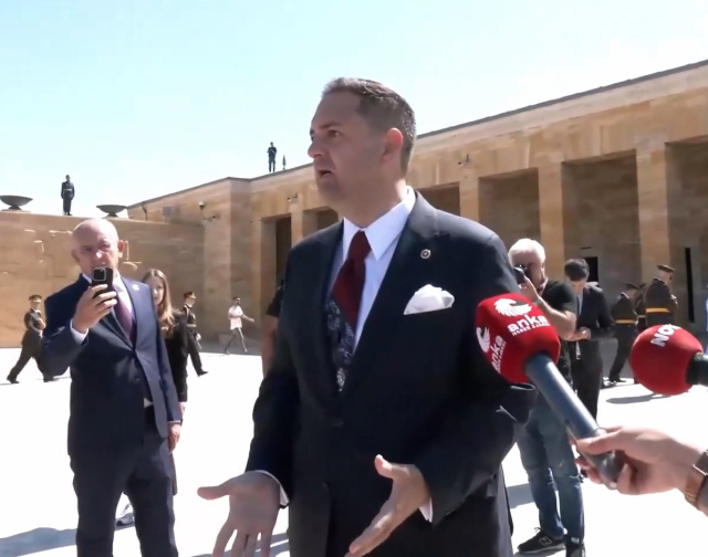 Anıtkabir'de atılan slogan CHP'li vekili küplere bindirdi: Her sene her sene bu ayıp olur mu?