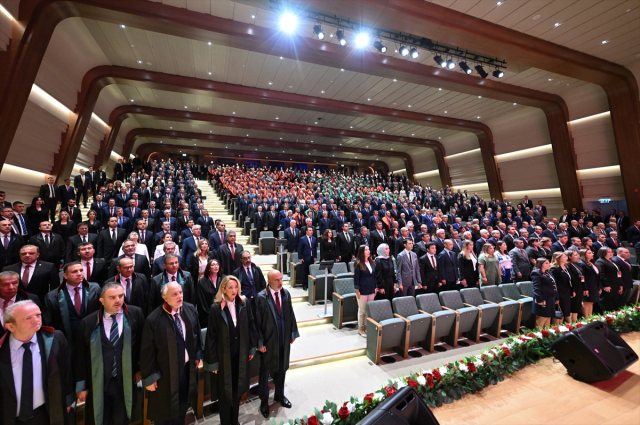 Cumhurbaşkanı Yardımcısı Yılmaz'dan yargıya kritik uyarı
