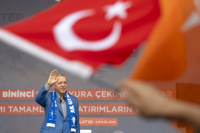 300 bininci yuva tamam! Cumhurbaşkanı Erdoğan: Yıl sonu hedefimiz 452 bin konut