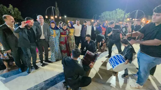 Şanlıurfa'da Yöresel Kıyafetlerle Süslenen Aşiret Düğünü
