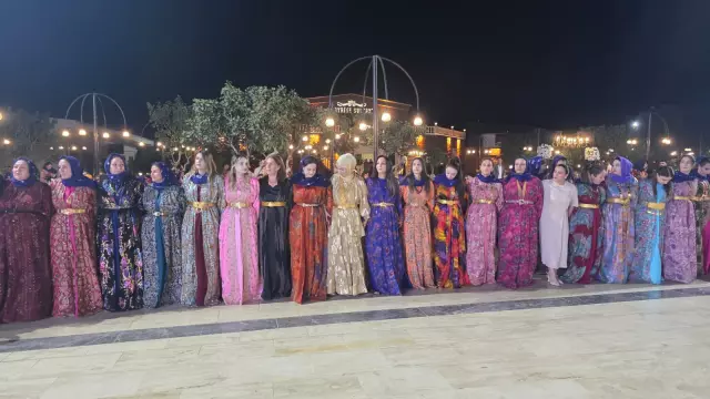 Şanlıurfa'da Yöresel Kıyafetlerle Süslenen Aşiret Düğünü