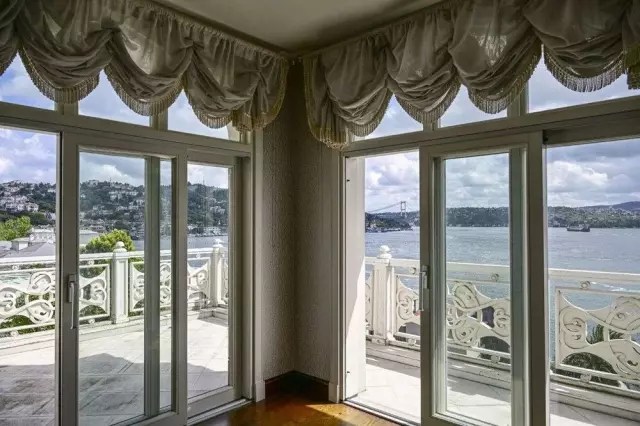 İstanbul Boğazı'nın en pahalılarından Beyaz Köşk yeniden satışa çıktı