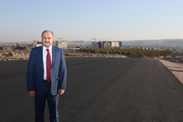 Başkan Gülpınar, Şanlıurfa Şehir Hastanesi Yolunda Direksiyona Geçti ve Kaliteyi Test Etti