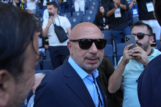 Fenerbahçe başkan adaylığından çekilen Hakan Bilal Kutlualp, yoğun ilgiyle karşılandı