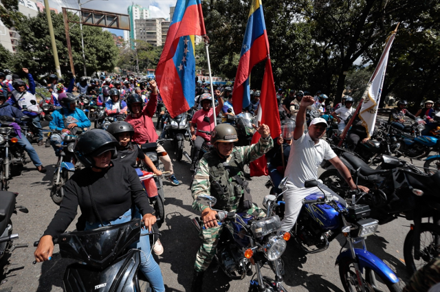 Venezuela, ABD Başkanı Trump'ın tehdidi karşısında sivillere askeri eğitim veriyor