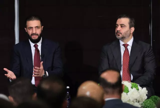 Başına 10 milyon dolar ödül konmuştu! Ahmed Şara'dan New York'ta manidar poz